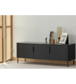 Stolik pod TV GUNNAR 154 cm drewno sosny czarny mat*WOOOD Outlet